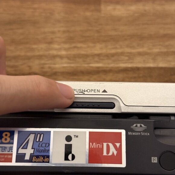 Sony GV-D1000 Digital Video Cassette Recorder - SOLD FOR PARTS UNTESTED AS IS!! - Picture 6 of 16